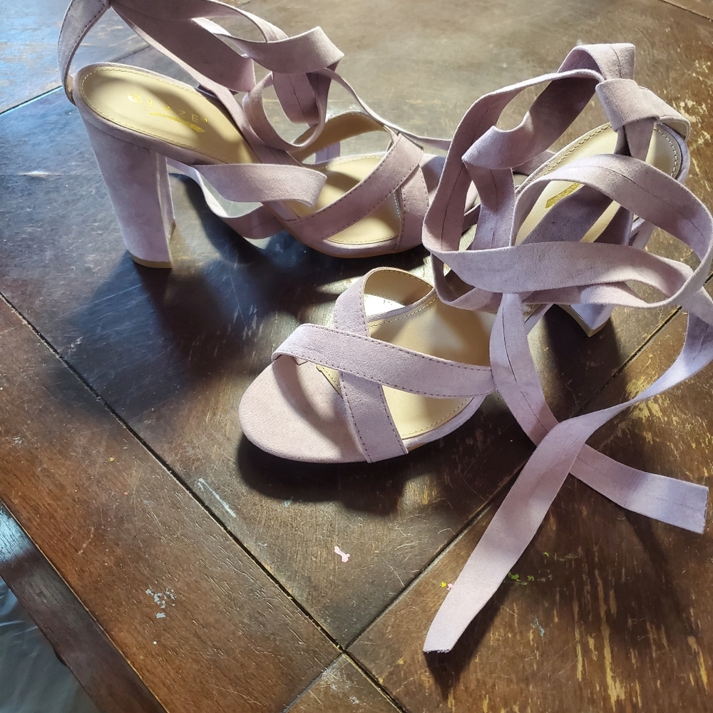 Women's size 10 Lilac Suede dress shoes